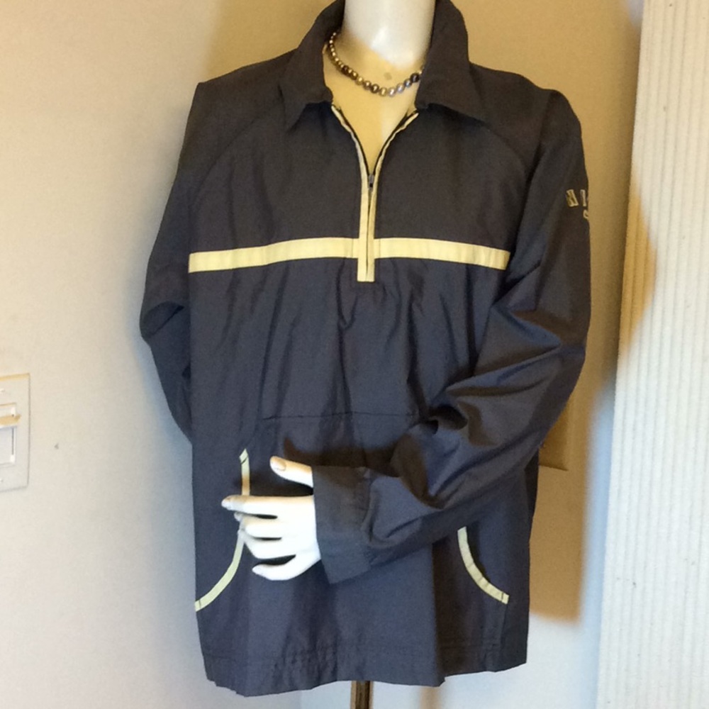 NWOT NIKE  GRAY AND YELLOW WINDBREAKER